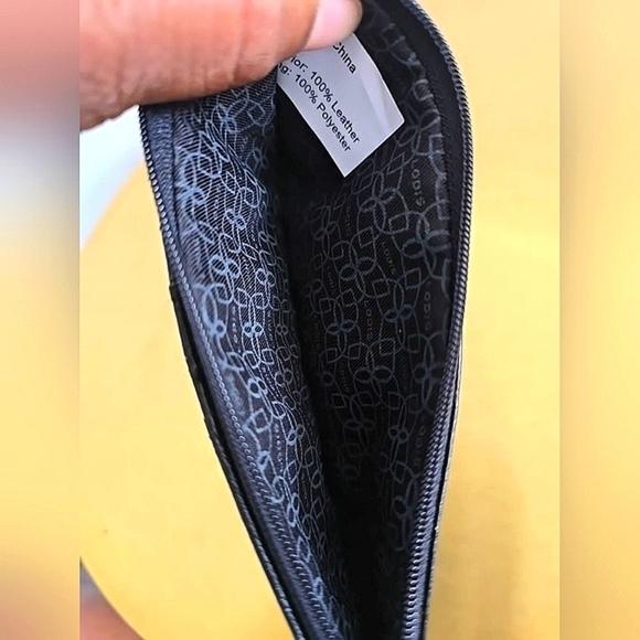 Lodis Leather Black Wallet Slim Credit Card slots Zip coin compartment 🌴 - Picture 5 of 6